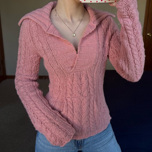American Eagle Outfitters Sweaters - Vintage American Eagle Pink Comfy Cable-Knit VNeck Sweater with Fold-Over Collar